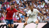 Karim Benzema (phải)