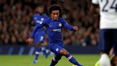 Willian sẽ sang Tottenham hay PSG