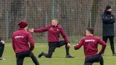 Toàn đội Dynamo Dresden cách ly, bóng đá Đức có nguy cơ dừng tiếp