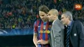 Jose Mourinho đến sau lưng khi Pep đang chỉ đạo Ibrahimovic