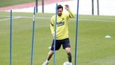Leo Messi dính chấn thương trong buối tập.