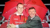 Jaap Stam và Sir Alex ở Man United