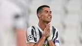 Nỗi thất vọng của Ronaldo khi bị loại khỏi Champions League