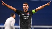PSG nhảy vào vụ lôi kéo Houssem Aouar của Lyon
