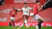 Aubameyang trở thành cầu thủ Arsenal đầu tiên sút thắng phạt đền ở Old Trafford
