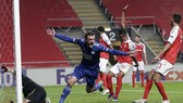 Jamie Vardy ghi bàn gỡ 3-3 trước Braga giúp Leicester đoát vé vào vòng 32 Europa League