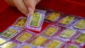 Vì sao giá vàng liên tục lập đỉnh lịch sử? Vì sao giá vàng liên tục lập đỉnh lịch sử?