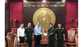 Đoàn đại biểu TPHCM thăm, chúc tết các đơn vị quân đội, gia đình có công, chính sách