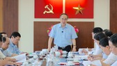 Bí thư Thành ủy TPHCM Nguyễn Thiện Nhân phát biểu tại buổi làm việc. Ảnh: KIỀU PHONG