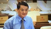 Ông Hầu A Lềnh, Phó Chủ tịch, Tổng Thư ký Uỷ ban Trung ương Mặt trận Tổ quốc Việt Nam trình bày tại phiên họp của Uỷ ban Thường vụ Quốc hội