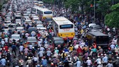 Dự báo dân số Hà Nội lệch gần… 30 năm
