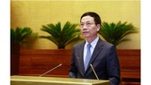 Bộ trưởng Bộ Thông tin và truyền thông Nguyễn Mạnh Hùng tại phiên chất vấn sáng 8-11. Ảnh: VIẾT CHUNG