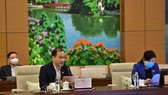 Chủ nhiệm Ủy ban Kinh tế Vũ Hồng Thanh phát biểu tại phiên họp