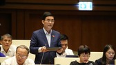 ĐBQH Hoàng Quang Hàm phát biểu tại hội trường Diên Hồng trong kỳ họp thứ 9 vừa qua của Quốc hội