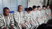 Một băng nhóm người nước ngoài lừa đảo chiếm đoạt tài sản của người dân bị bắt trước đó. Ảnh: C.T