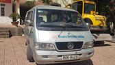 Xe đưa rước học sinh bị bung cửa khiến 2 em rơi ra ngoài đã hết hạn đăng kiểm.