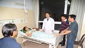 Thượng úy Linh đang được điều trị tại bệnh viện. Ảnh: CA