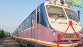 Tàu chở hàng hành trình 40 giờ xuất phát từ ga Yên Viên