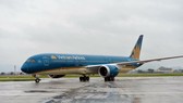 Máy bay Vietnam Airlines gặp sự cố về lốp tại Sân bay Tân Sơn Nhất