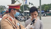 Kiểm tra nồng độ cồn phải đúng quy trình