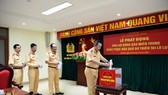 Cán bộ, chiến sĩ CSGT tham gia ủng hộ đồng bào miền Trung khắc phục bão lũ