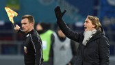 Roberto Mancini bị xem là hình nộm đeo khăn choàng