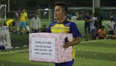 Vua phủi Capdevilar và thùng tiền từ thiện