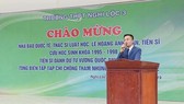 Xác minh thông tin một “nhà báo quốc tế” về thăm trường cũ