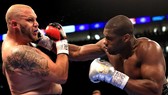 Daniel Dubois (phải) chưa thể có trận toàn thắng thứ 10