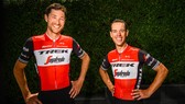 Richie Porte (phải) trong màu áo mới của Trek-Segafredo