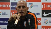 Stephen Constantine không còn là HLV trưởng đội tuyển Ấn Độ