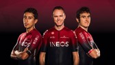 Chris Froome (giữa) và Geraint Thomas ra mắt mẫu áo đấu mới của đội đua mới mà cũ Ineos