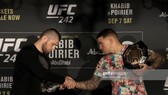 Khabib (trái) sẽ đấu với Poirier vào ngày 7-9 tới đây