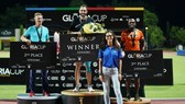 Ramil Guliyev (giữa) trên bục nhận thưởng ở Gloria Cup