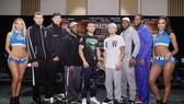 Các quyền thủ Ukraine hội tụ - Gvozdyk, Usyk và Lomachenko (lần lượt thứ 2, thứ 3 và thứ 5 từ trái qua)