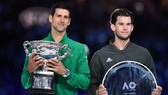 Djokovic đăng quang Australian Open lần thứ 8, còn Thiem thua ở CK Grand Slam lần thứ 3
