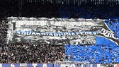 Rất đông khán giả đến xem trận Atalanta - Valencia hôm 19-2