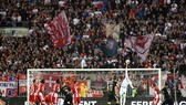Đám đông khán giả trên khán đài SVĐ Partizan