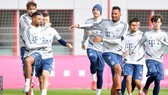 Cầu thủ tự cắt lương và nghĩa cử đẹp ở Bundesliga