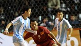 ĐT futsal Việt Nam trong trận đấu với Argentina 4 năm trước. Ảnh: Anh Trần