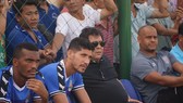 HLV Oliveira (đeo kính). Ảnh: BFC