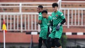 Trong khi thủ môn Eli NiÊ dính scandal tiêu cực, Tiến Dũng mất phong độ thì Văn Toản tiếp tục tỏa sáng trong khung thành Hải Phòng. Ảnh: DŨNG PHƯƠNG