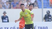 Đỗ Hùng Dũng ghi bàn mở tỷ số cho CLB Hà Nội. Ảnh: Viết Định