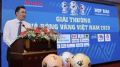 Ông Cao Văn Chóng trong bài phát biểu chào mừng giải thưởng năm nay. Ảnh: DŨNG PHƯƠNG