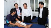 Đắk Lắk tặng 3.000 suất quà, 7 tấn quần áo cho gia đình chính sách, khó khăn