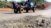 Đường gần trăm tỷ mới xong đã hỏng: Lùng bùng xác định nguyên nhân