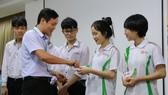 Tặng 238 vé xe đến sinh viên để về quê đón Tết