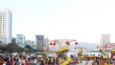 Đà Nẵng ngập tràn sắc xuân với đường hoa Tết