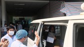 Bệnh nhân thứ 122 đã gửi lời cảm ơn đến các y bác sĩ Bệnh viện Đà Nẵng đã tận tình chữa bệnh cho mình trong thời gian qua