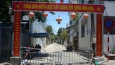 Sau khi phát hiện thêm ca nghi nhiễm virus SARS-CoV-2 ở cộng đồng, các lực lượng chức năng thành phố Đà Nẵng đã phối hợp kịp thời phong tỏa khu dân cư đường Lê Hữu Trác và chợ An Hải Đông (phường An Hải Đông, quận Sơn Trà)